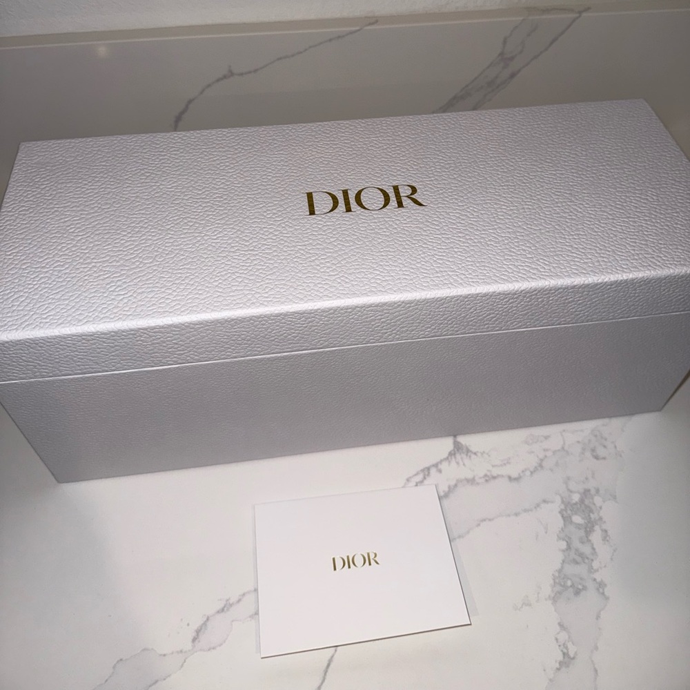 Dior Large Textured White Gift Box 🤍